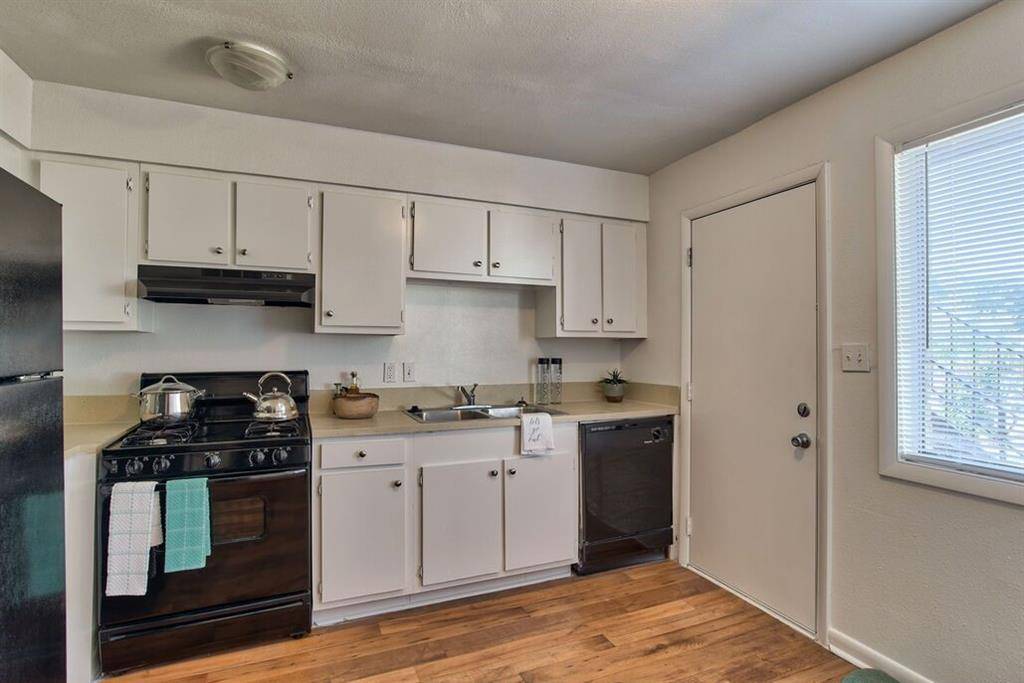 Smyrna, GA 30082,300 Hurt RD #2404