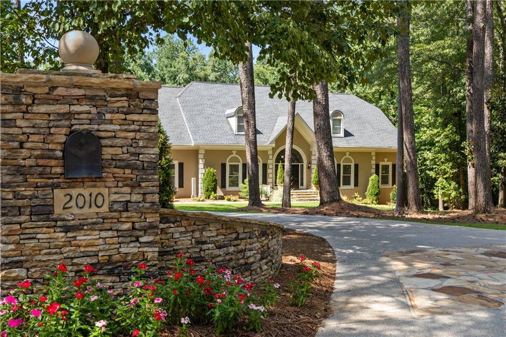 Roswell, GA 30075,2010 Stonehedge RD