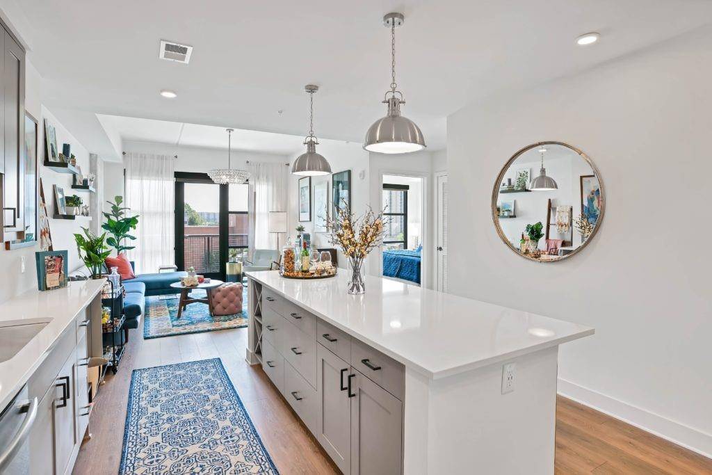 Atlanta, GA 30305,3172 Roswell RD #1614