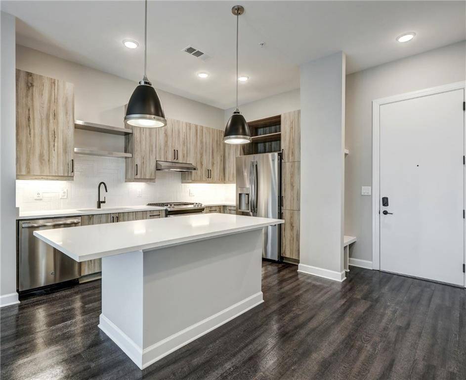 Atlanta, GA 30318,1084 Howell Mill RD NW #736