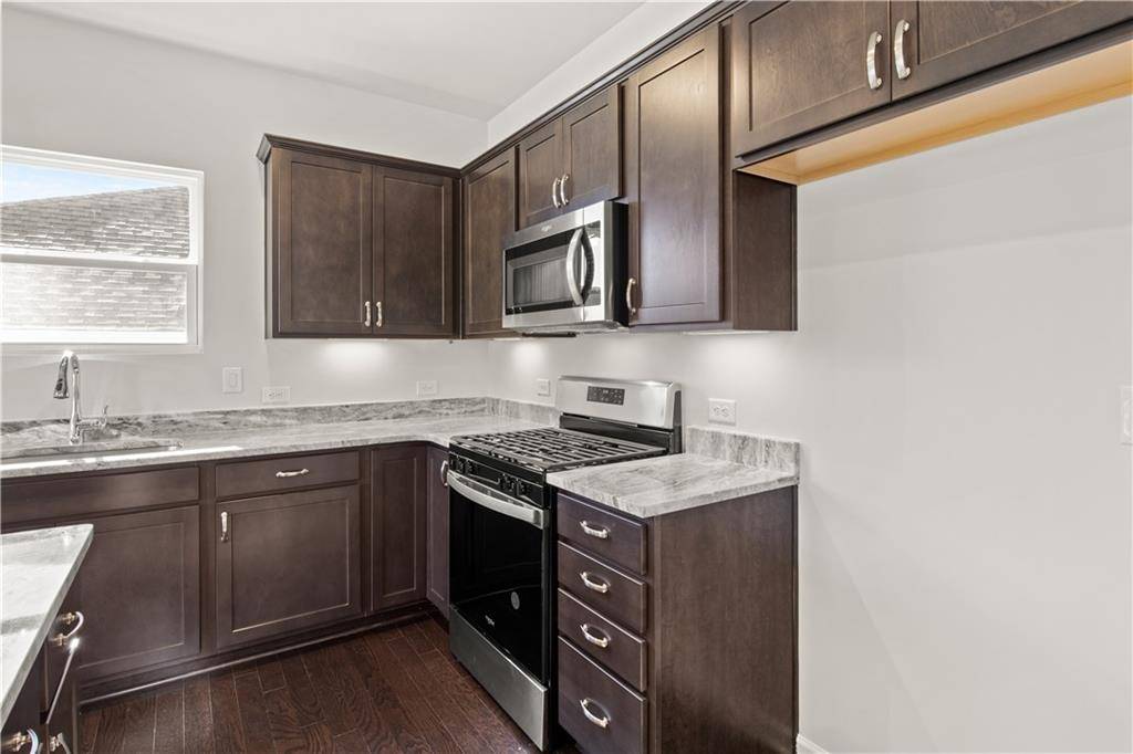 Fairburn, GA 30213,359 Village LN