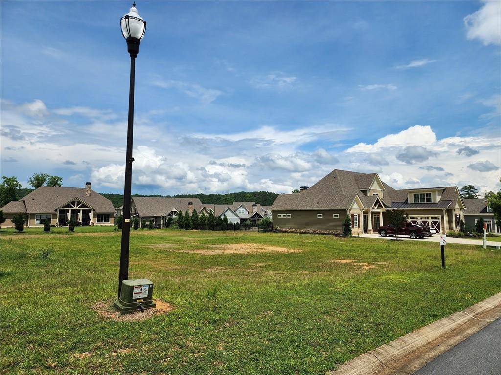 Waleska, GA 30183,396 Country Club LN