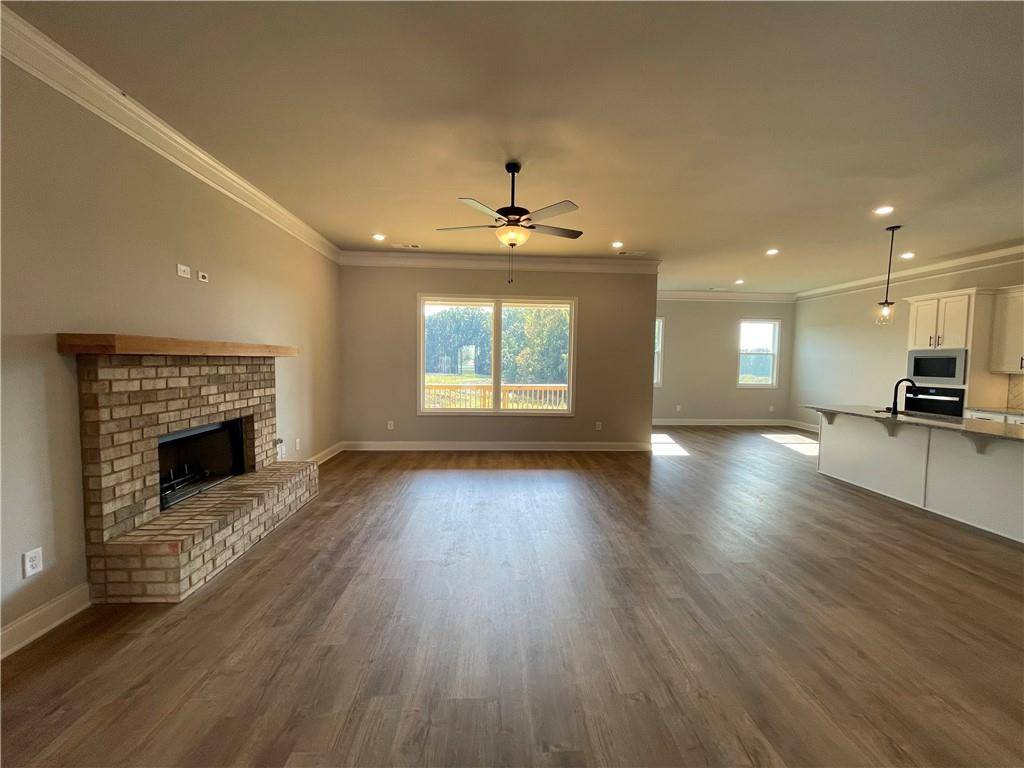 Hoschton, GA 30548,120 Cherokee Rose LN