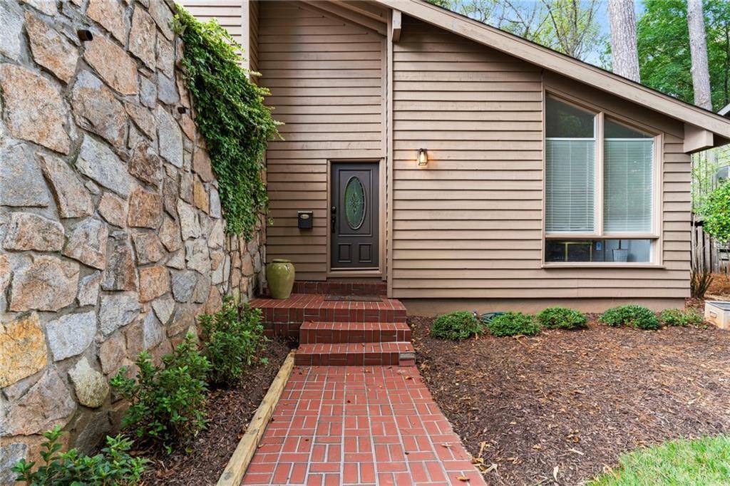 Roswell, GA 30076,255 Lakeview RDG W