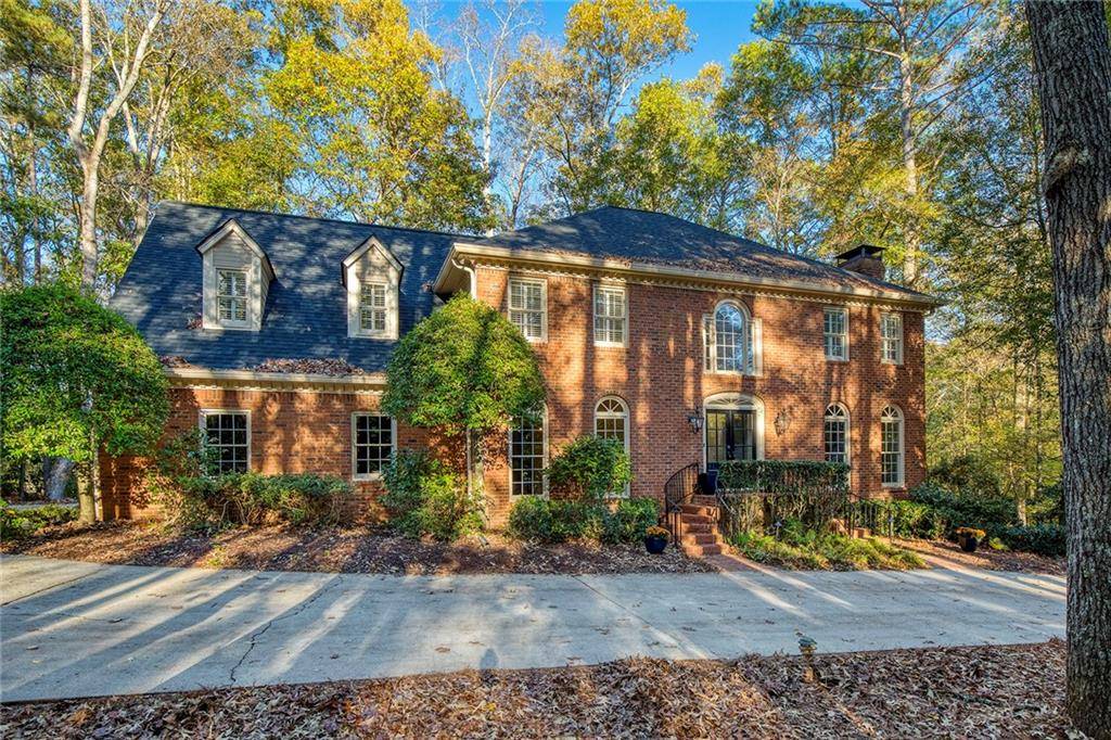 Alpharetta, GA 30022,9925 Farmbrook LN