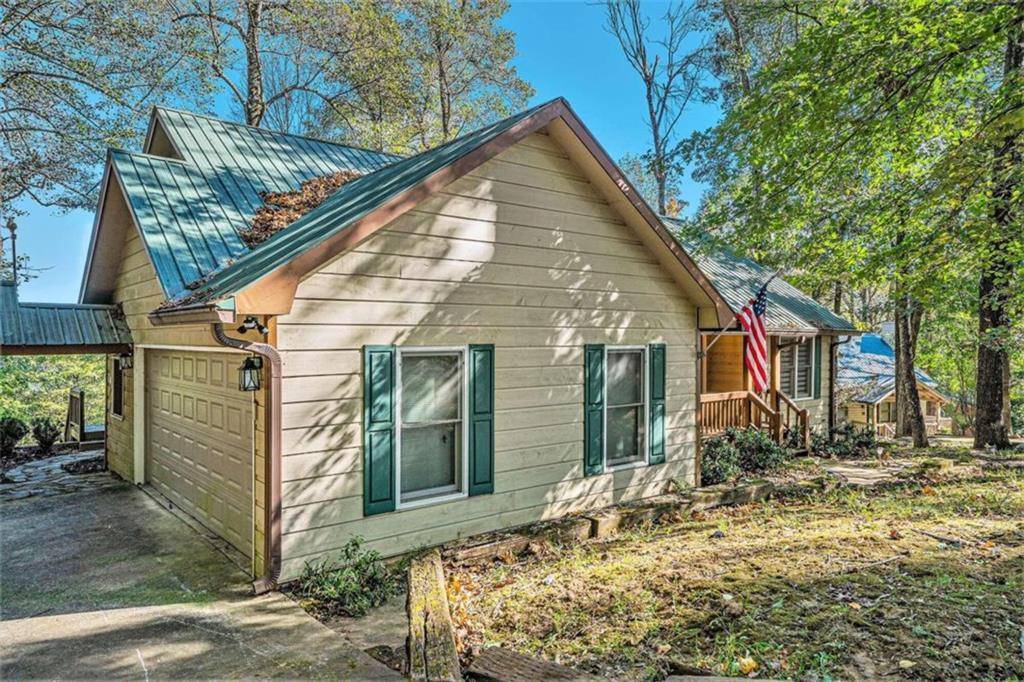 Ellijay, GA 30536,75 Walnut RDG