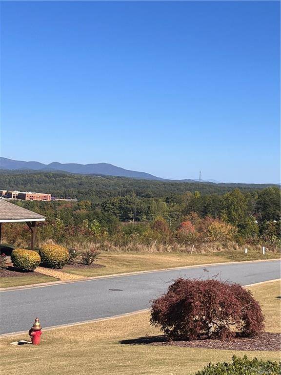 Dahlonega, GA 30533,207 Village DR