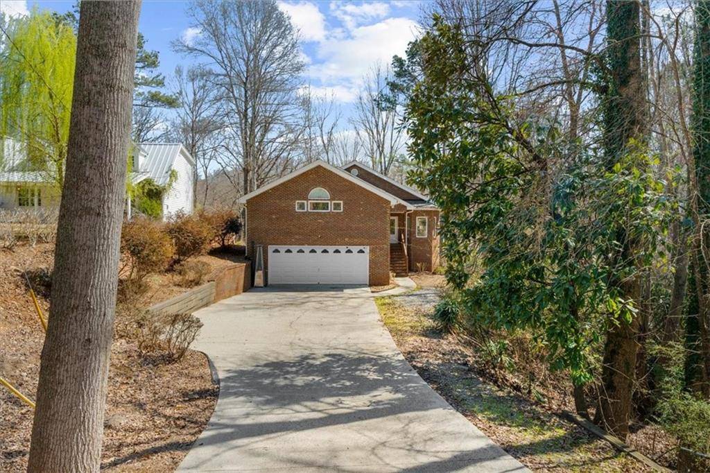 Flowery Branch, GA 30542,6137 White Oak DR