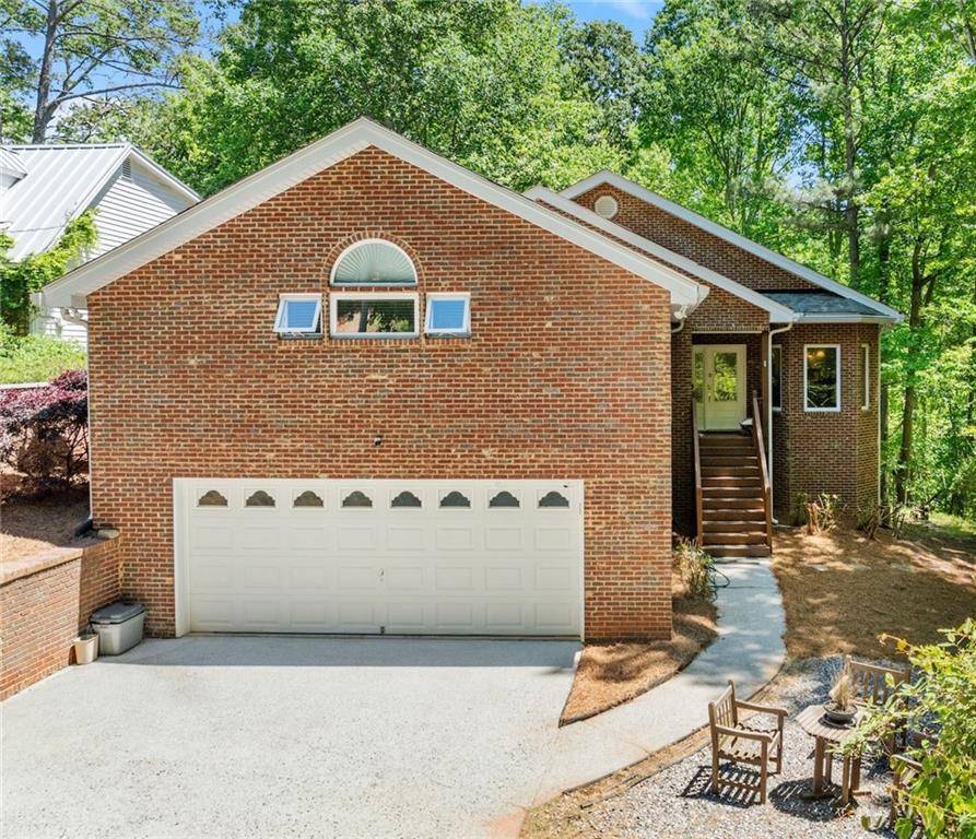 Flowery Branch, GA 30542,6137 White Oak DR