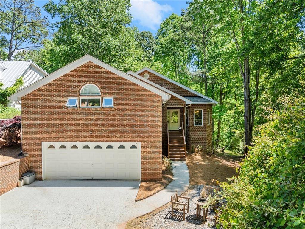 Flowery Branch, GA 30542,6137 White Oak DR