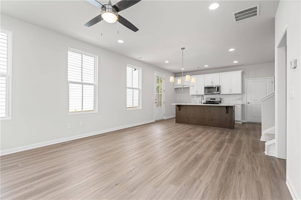 Auburn, GA 30011,40 Spirea WAY