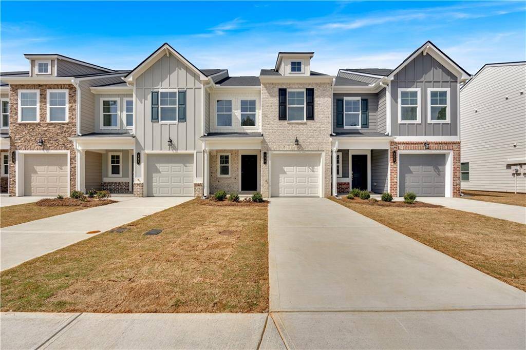 Adairsville, GA 30103,111 Village Green DR #168