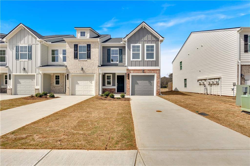 Adairsville, GA 30103,111 Village Green DR #168
