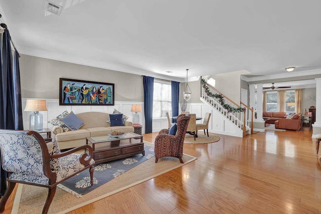 Woodstock, GA 30188,242 Edinburgh LN