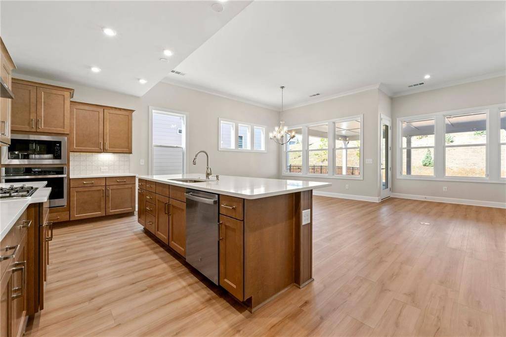 Hoschton, GA 30548,198 Bear WAY