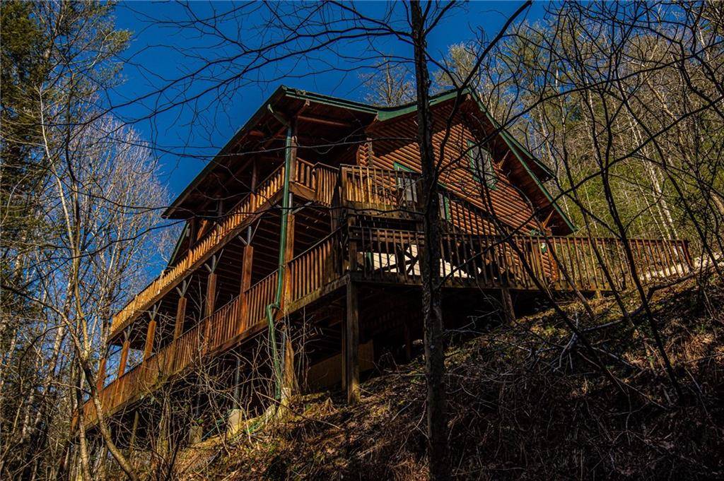 Dahlonega, GA 30533,950 Azure RD