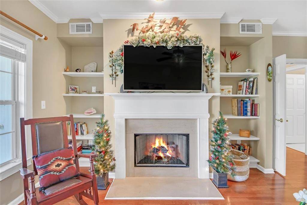 Atlanta, GA 30324,3275 Lenox RD NE #206