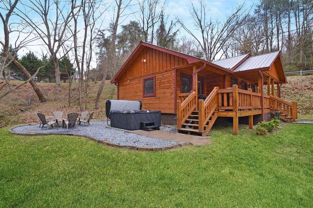 Ellijay, GA 30540,165 Corbin Hill RD