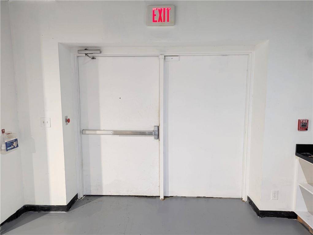 Atlanta, GA 30350,8215 Roswell RD #310