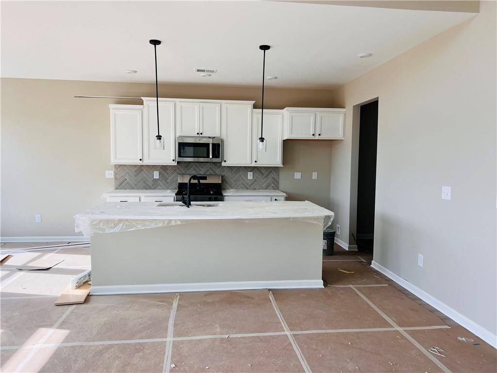 Hoschton, GA 30548,645 Crystal Lake Pkwy