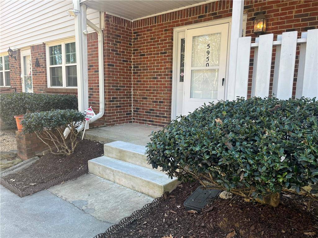 Norcross, GA 30093,5950 Wintergreen RD