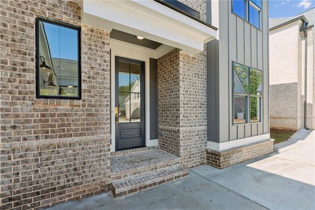 Roswell, GA 30076,116 Cottage Gate LN