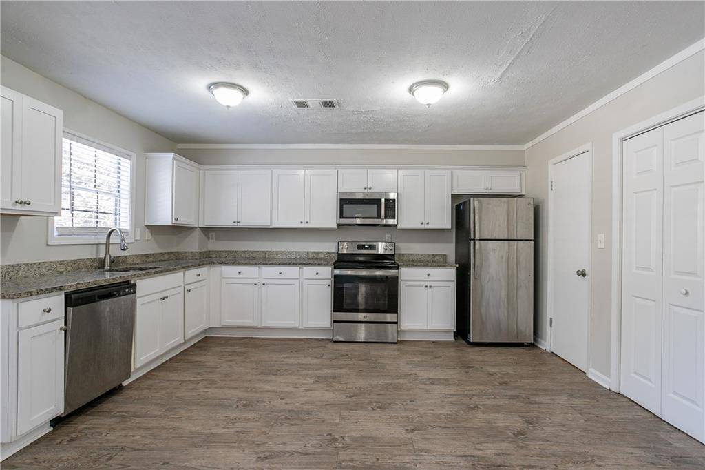Atlanta, GA 30349,3049 Flat Shoals RD