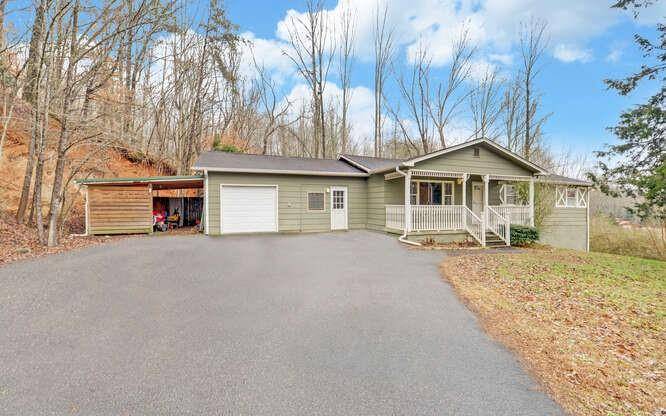 Dahlonega, GA 30533,81 Oak Grove RD