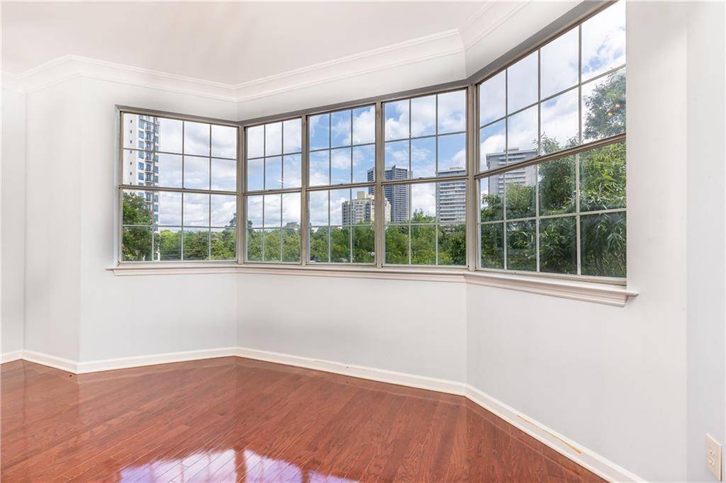 Atlanta, GA 30305,2499 Peachtree RD NE #504