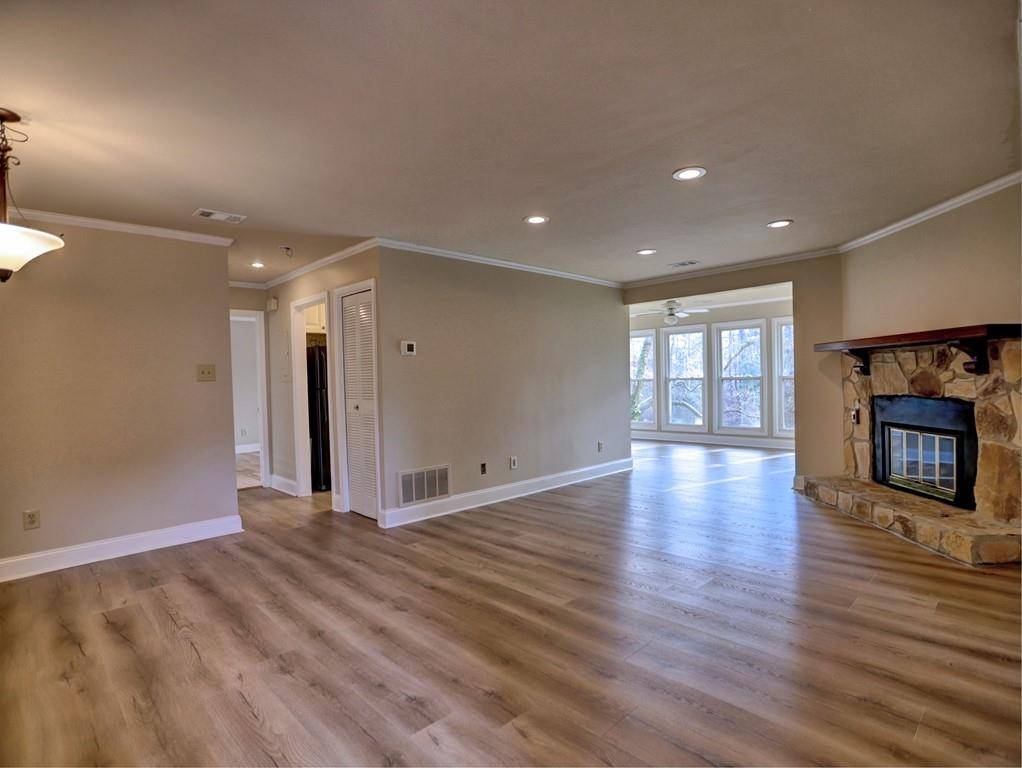 Roswell, GA 30075,3412 Lake Pointe CIR