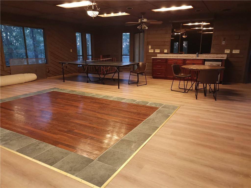 Alpharetta, GA 30022,8805 N Mount DR
