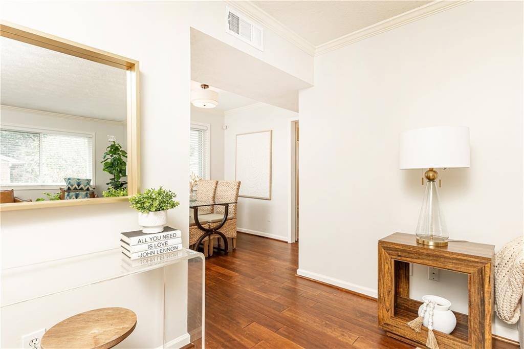 Atlanta, GA 30309,100 Biscayne DR NW #4