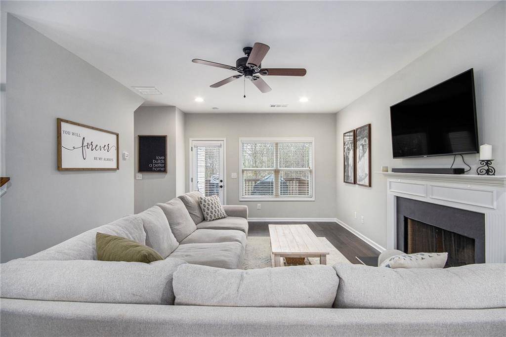 Dallas, GA 30132,211 Ellen Glen WAY