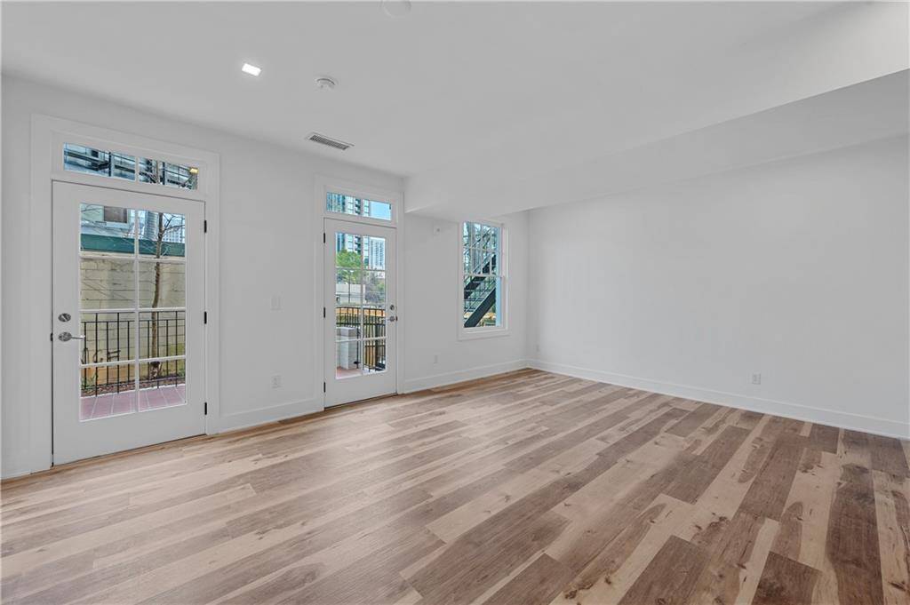 Atlanta, GA 30305,2909 Peachtree RD NE #106