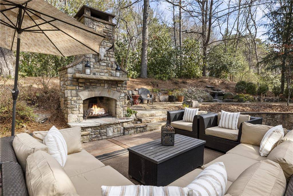 Milton, GA 30004,585 Glen Hampton DR