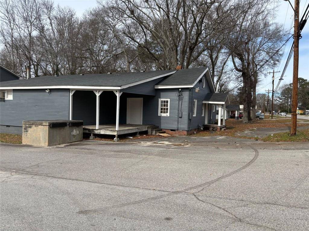 Monroe, GA 30655,1304 S Broad ST