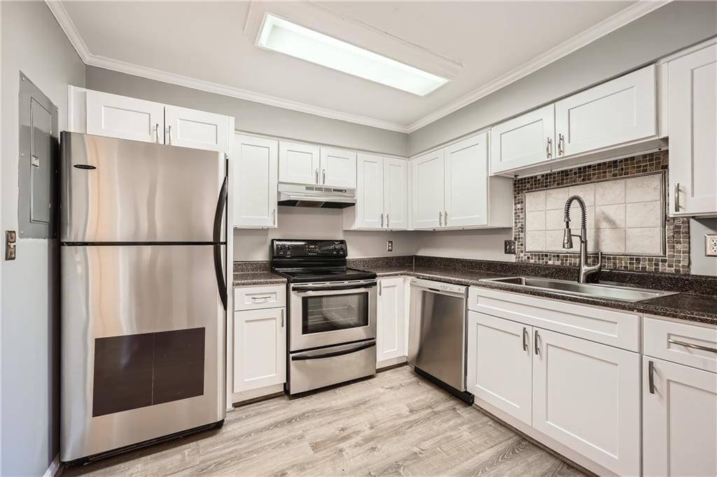 Sandy Springs, GA 30328,6520 Roswell RD #79