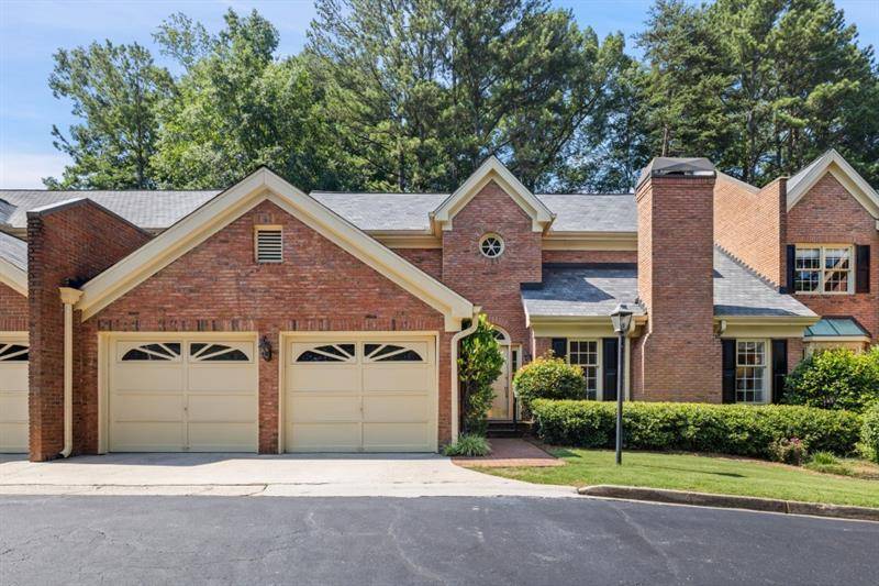 Atlanta, GA 30342,52 Ivy Chase NE