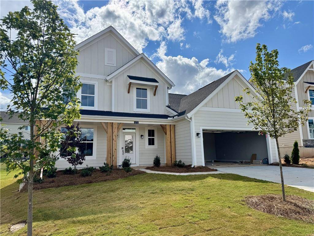 Hoschton, GA 30548,670 Crystal Lake Pkwy