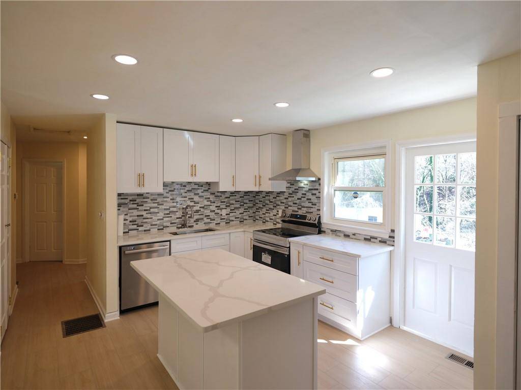 Atlanta, GA 30318,2422 Clarissa DR NW