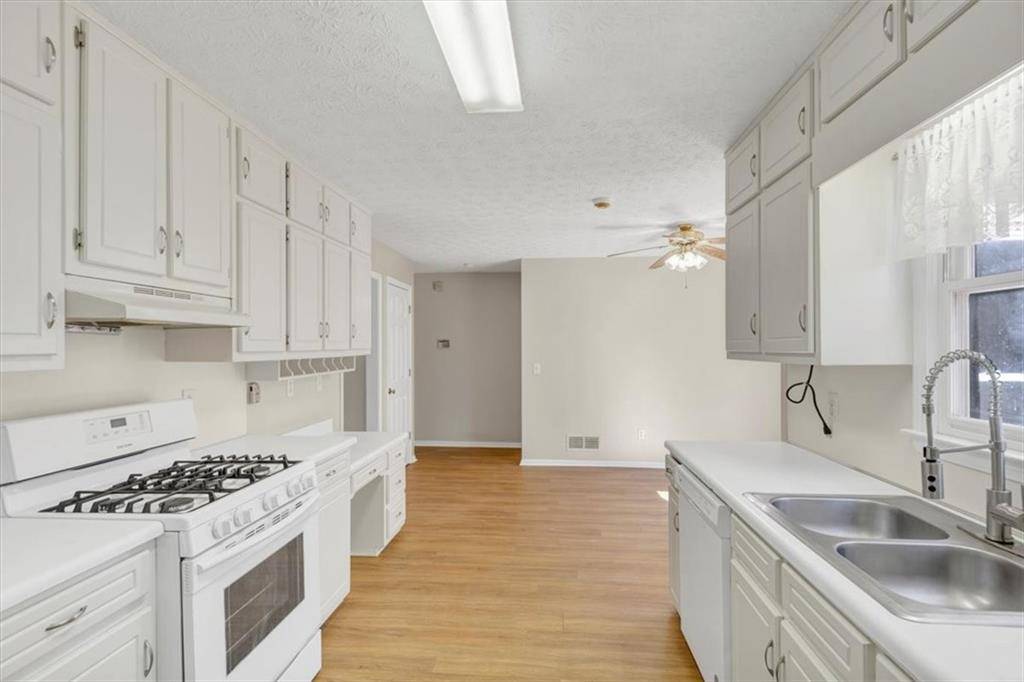 Loganville, GA 30052,742 WILKES DR