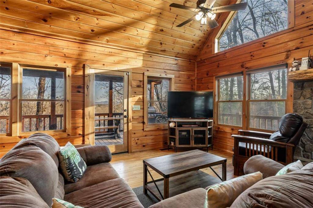 Mineral Bluff, GA 30559,43 Logan DR