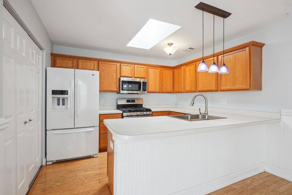 Woodstock, GA 30189,134 ROSE COTTAGE LN