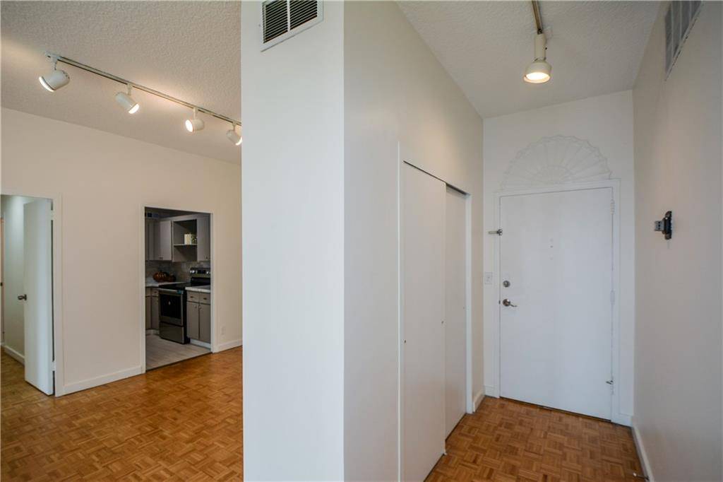 Atlanta, GA 30305,3060 Pharr Court North NW #313
