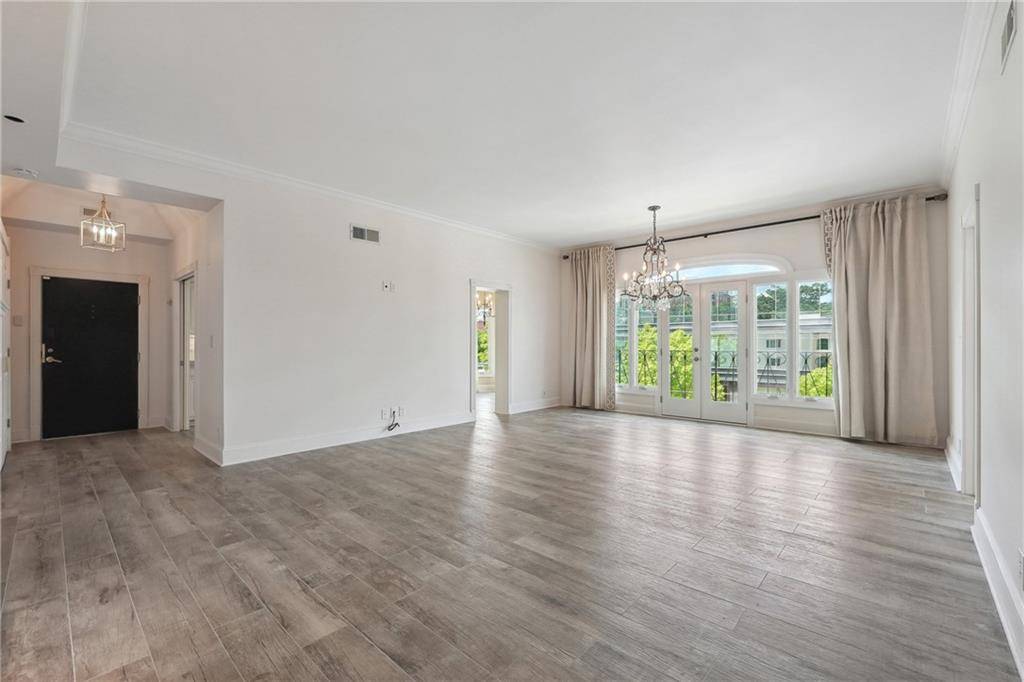 Atlanta, GA 30319,3636 Peachtree RD NE #405