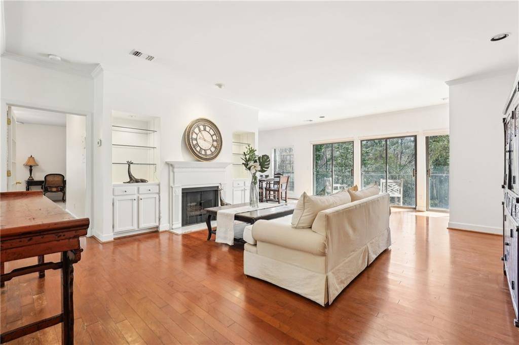 Atlanta, GA 30324,3071 Lenox RD NE #11