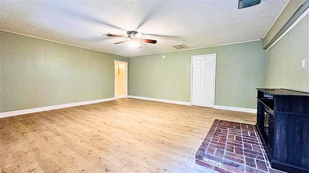 Villa Rica, GA 30180,401 Peggy LN