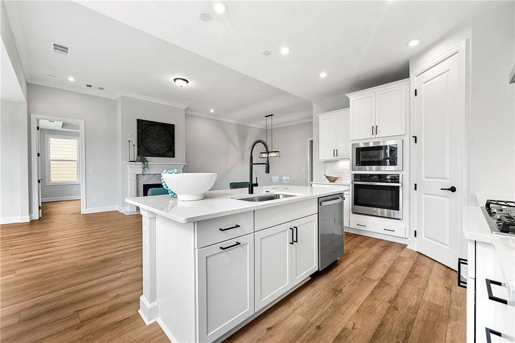 Hoschton, GA 30548,203 Bear WAY