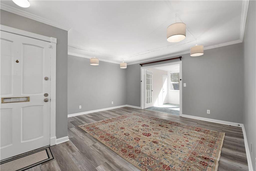 Atlanta, GA 30327,80 Montre SQ NW