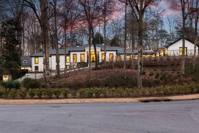 Atlanta, GA 30327,3565 Haddon Hall RD NW